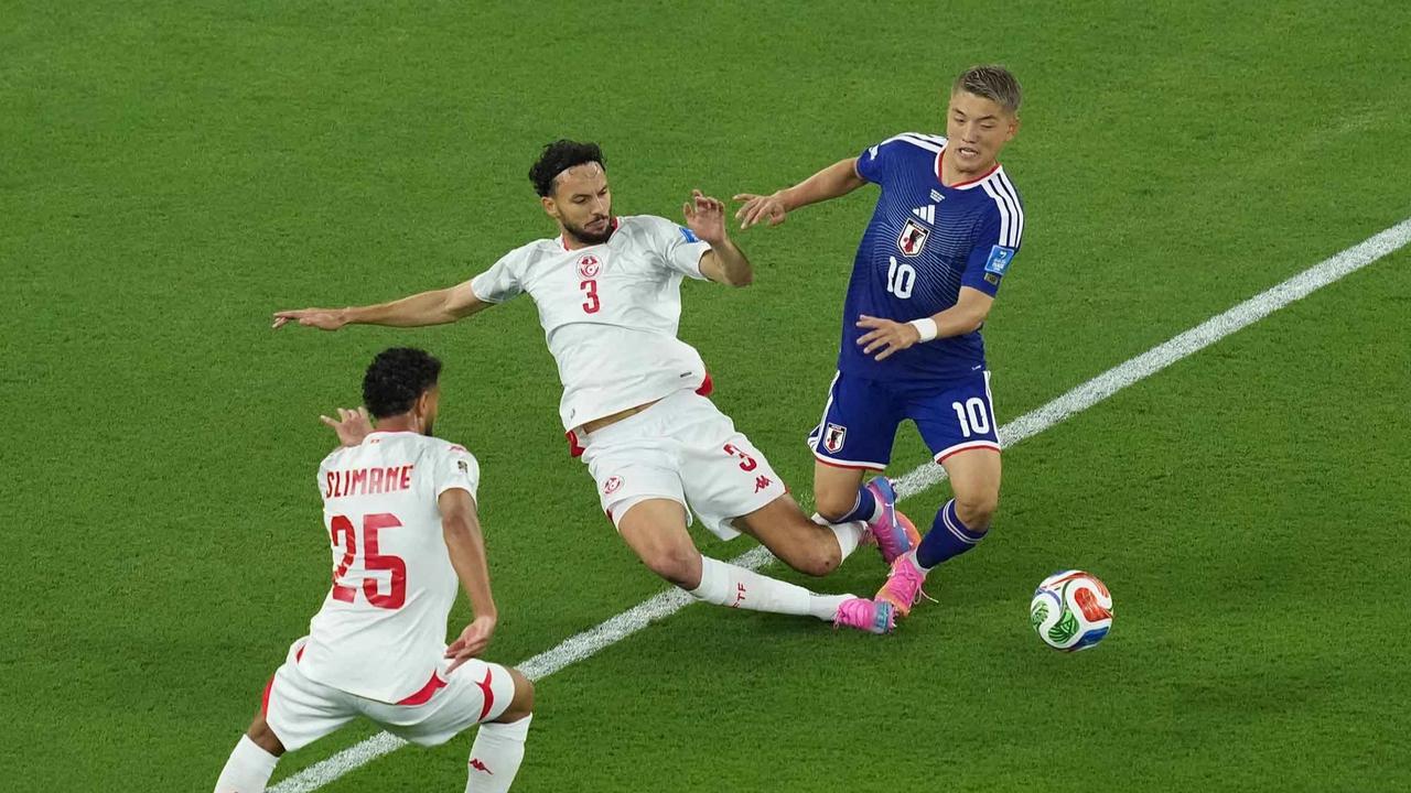 FOTO: Jepang Lolos ke 32 Besar Usai Hajar Tunisia