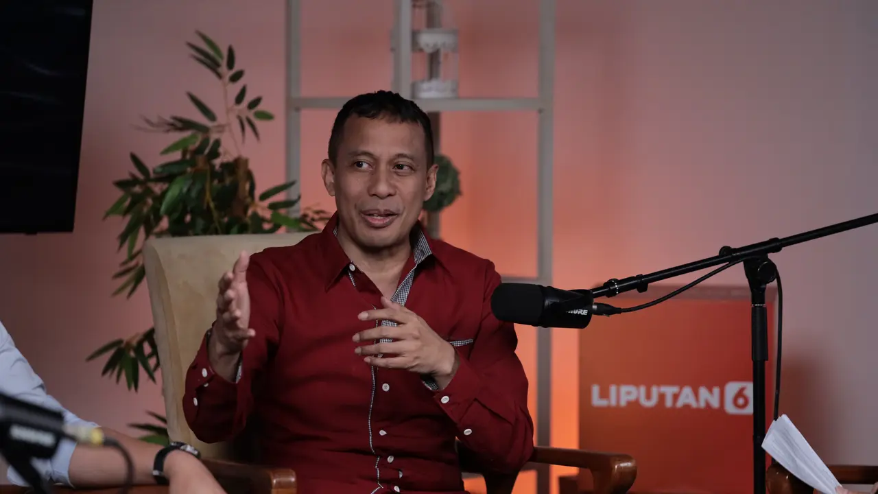 Perencana keuangan Safir Senduk Dalam podcast Kaum Tengah Liputan6.com.