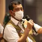 Ketua Satgas COVID-19 Doni Monardo memberikan restu pihak hotel layani karantina sementara bagi penumpang pesawat dari luar negeri pada 30-31 Desember 2020 di Bandara Soetta, Tangerang, Selasa (29/12/2020). (Badan Nasional Penanggulangan Bencana/BNPB)
