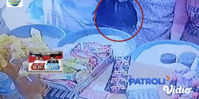 Diduga Mencopet di Pasar Gang Kancil, Aksi 4 Emak-Emak Ini Terekam CCTV