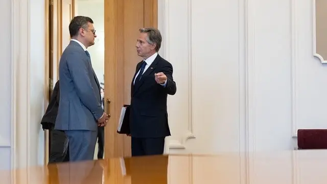 Menteri Luar Negeri Amerika Serikat (AS) Antony Blinken saat bertemu dengan Menteri Luar Negeri Ukraina Dmytro Kuleba di Kyiv, Rabu (6/9/2023). (Dok. Instagram/@secblinken)