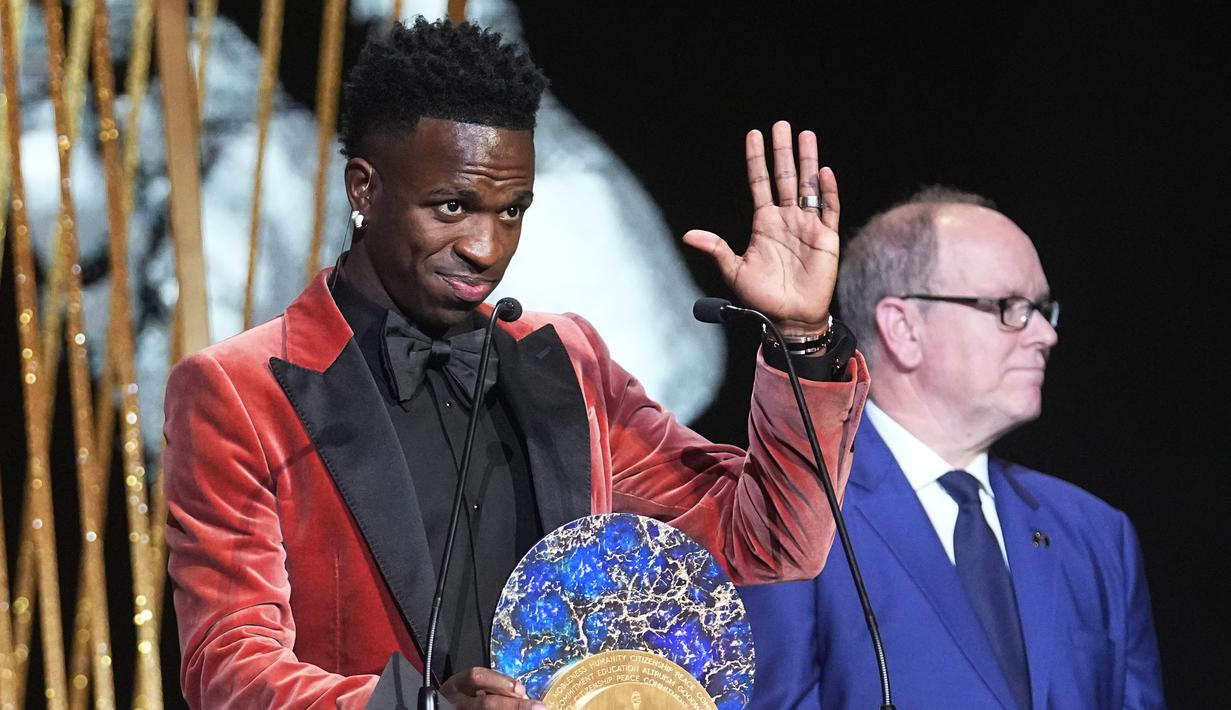 Instituto Vini Jr. berperan penting dalam kampanye melawan rasisme serta membantu anak-anak yang membutuhkan di Brasil. (AP Photo/Michel Euler)