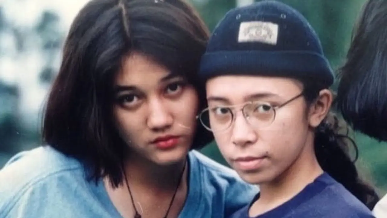 Potret Persahabatan Melly Goeslaw dan Nike Ardilla