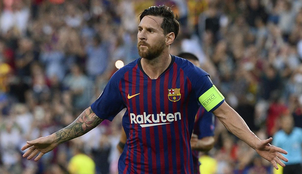 Lionel Messi. Pemain sayap Argentina berusia 34 tahun yang musim ini menjalani lembaran baru bersama PSG setelah 17 musim menjadi bagian Barcelona ini menjadi top skor di Eropa sebanyak 4 kali. Pada 2010 ia mencetak total 60 gol, 2012 (91 gol), 2016 (59 gol) dan 2018 (51 gol). (AFP/Josep Lago)