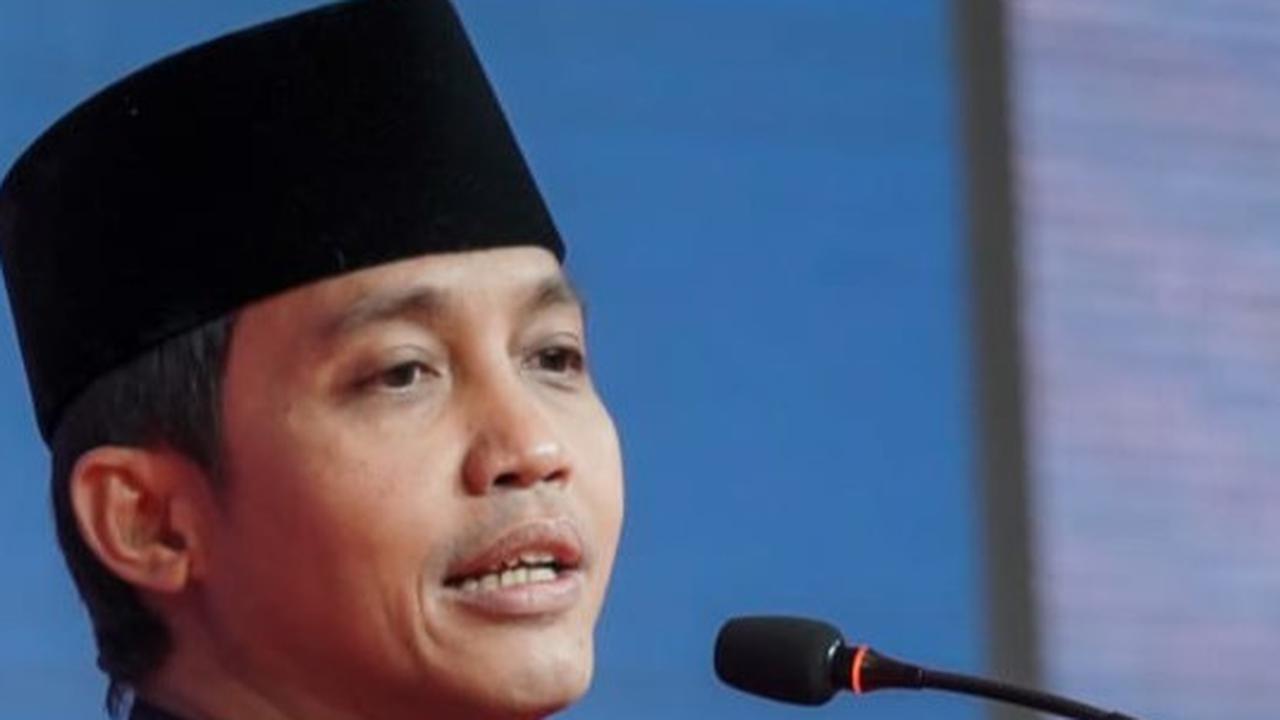 Gelar Diskusi Beasiswa Bersama Mahasiswa se-Riau, Raja Juli: Kuliah Adalah Tiket Kehidupan