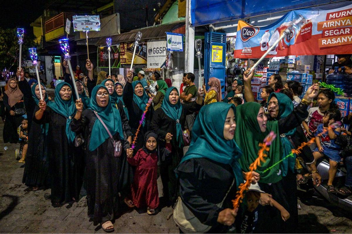 FOTO: Kemeriahan Pawai Obor Menyambut 1 Muharram 1447 H