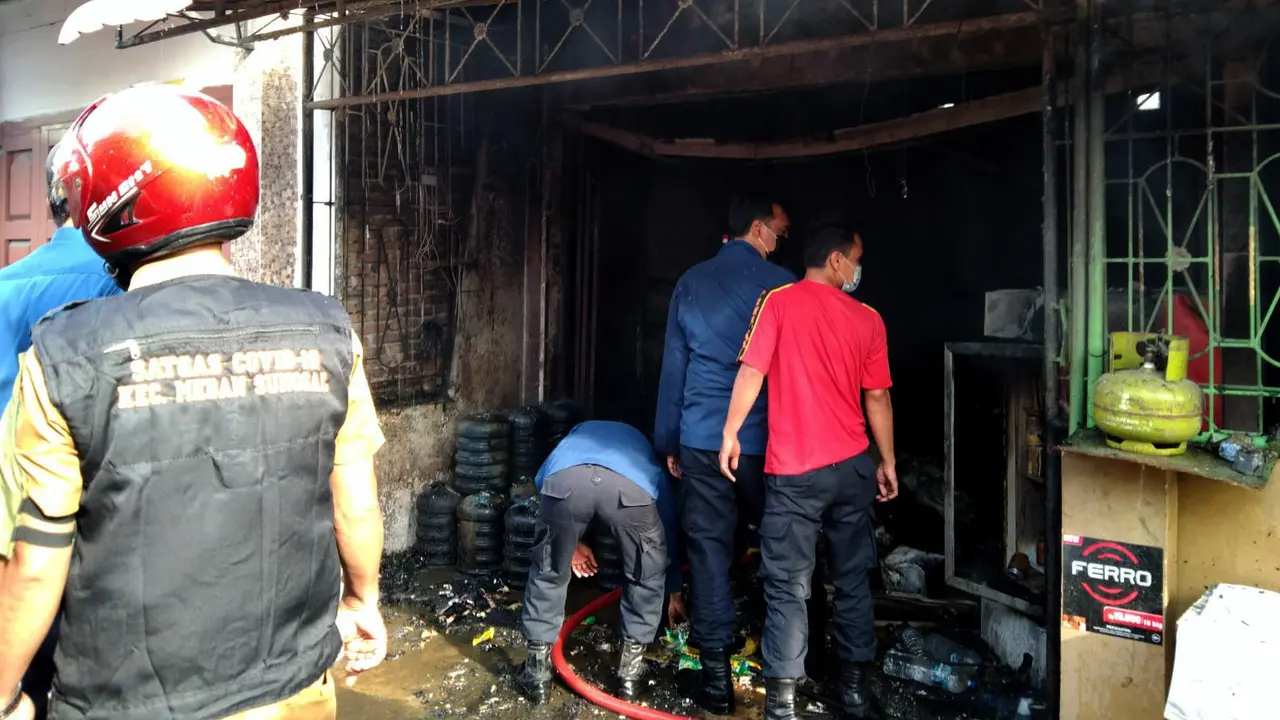 Kebakaran ruko di Jalan Seroja, Medan, Sumut