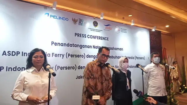 Penandatanganan MoU PT ASDP Indonesia Ferry, PT Pelindo, dan PT Pelni mengenai pelayanan jasa kepelabuhanan dan pemanfaatan aset, disaksikan oleh Menteri Perhubungan (Menhub) Budi Karya Sumadi.