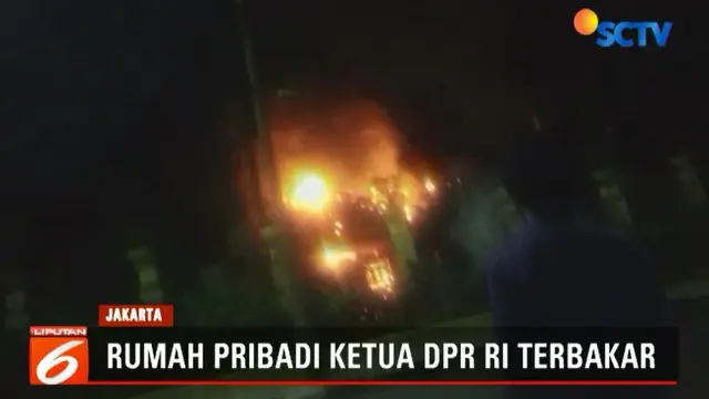 Diduga api dipicu hubungan pendek arus listrik di ruangan fitnes. Saat kejadian, Bambang Seosatyo diketahui tidak berada di rumah.