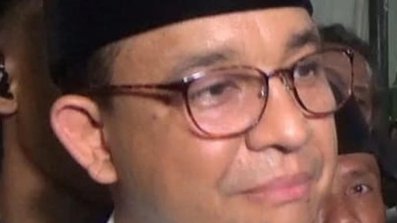 Anies Janji Bangun Stadion Berstandar FIFA di Sumbar