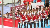 Tim dayung putra Indonesia meraih medali emas pada nomor ringan delapan putra Asian Games 2018, di Palembang, Jumat (24/8/2018). (Bola.com/Riskha Prasetya)