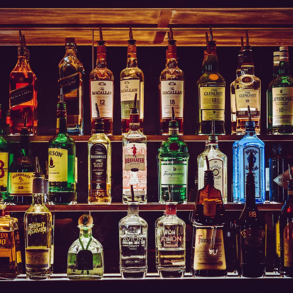 ilustrasi berbagai jenis alkohol