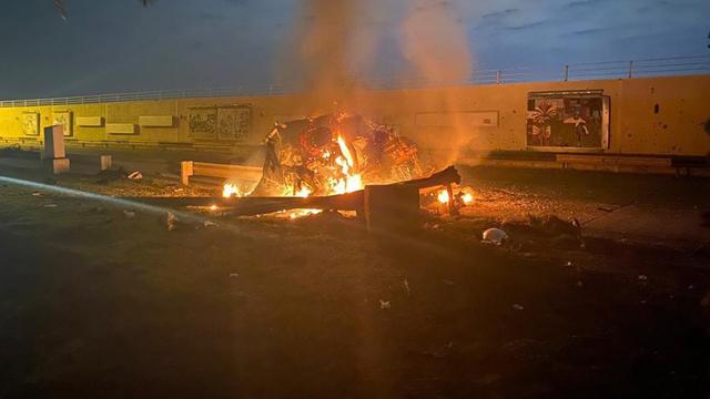 Mobil yang ditumpangi Jendral Iran Qasem Soleimani diserang drone atas perintah Presiden Donald Trump Tubuh korban teridentifikasi berkat cincin yang ia pakai.