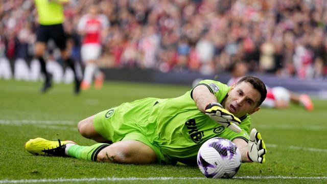 Foto: Kebobolan Dua Gol dalam 3 Menit dari Aston Villa, Arsenal Relakan Man City Pimpin Balapan Menuju Gelar Liga Inggris
