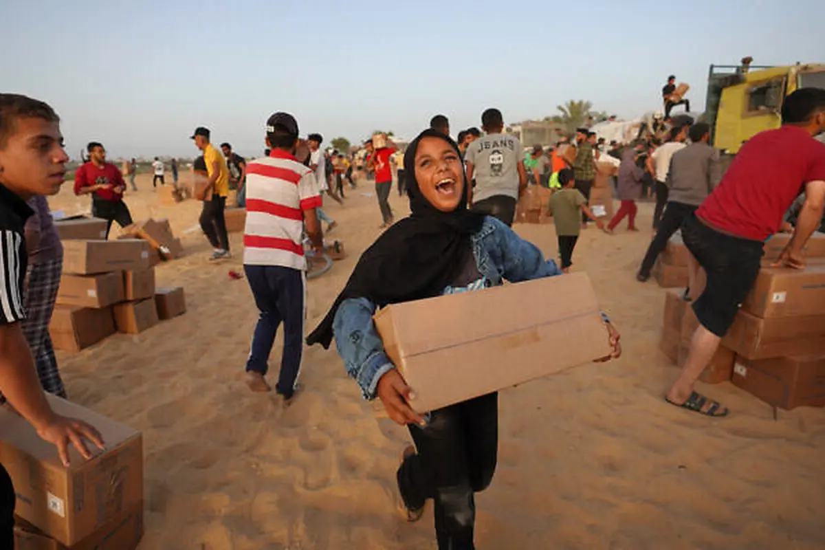 Bantuan makanan ke warga Gaza yang terdampak perang antara Israel dan Hamas. (AFP)