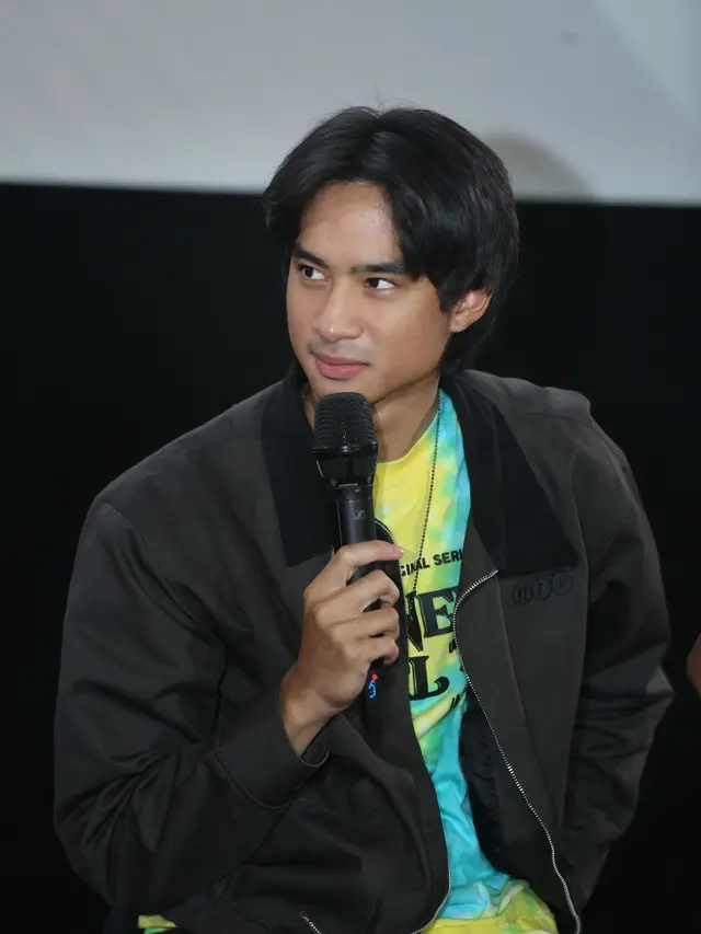 Devano Danendra (Fimela.com/Adrian Putra)