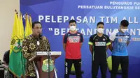 PP PBSI melepas keberangkatan tim nasional bulutangkis Indonesia yang akan berlaga di ajang All England 2021. (dok. Humas PBSI)