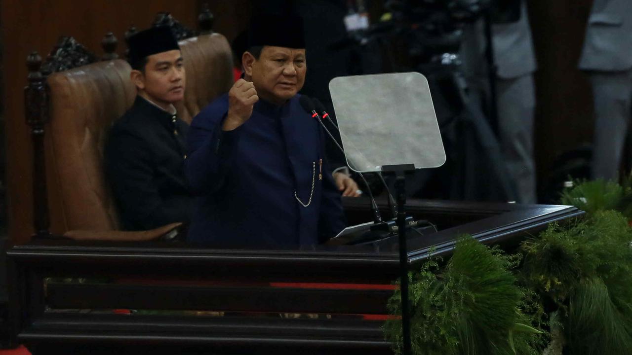 VIDEO: Pidato Berapi-Api Prabowo Pesan Tegas ke Pejabat "Ikan Busuk Dimulai dari Kepala!"