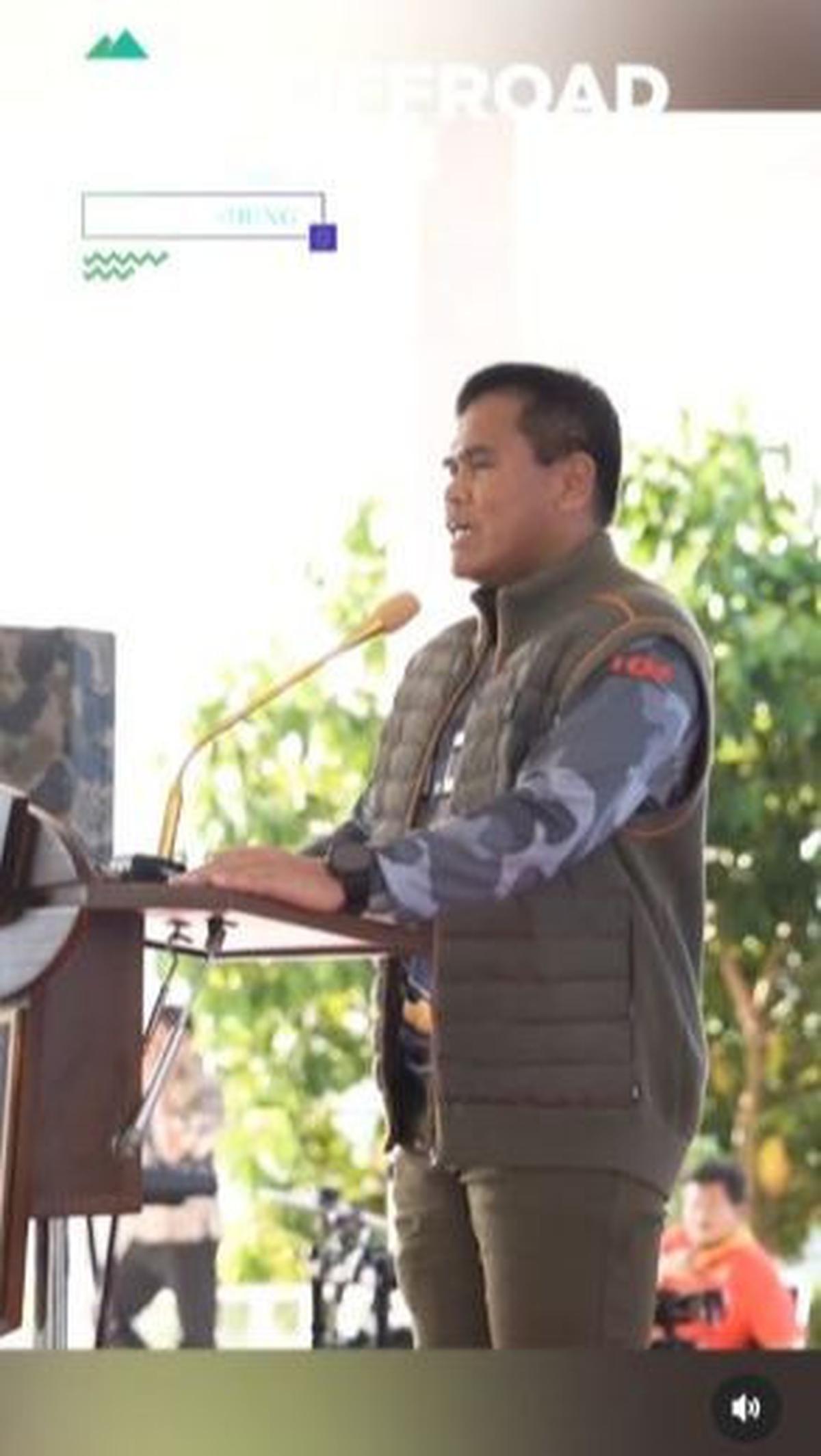 Selain itu, tampak Kepala Staf TNI Angkatan Laut (Kasal) Laksamana TNI Muhammad Ali juga menghadiri acara.<br>