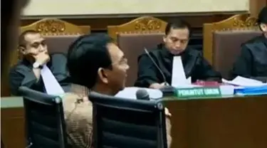 Ahok hadir sebagai saksi yang memberatkan bagi terdakwa, hingga aksi ojek palang di Tasikmalaya yang sangat berisiko.