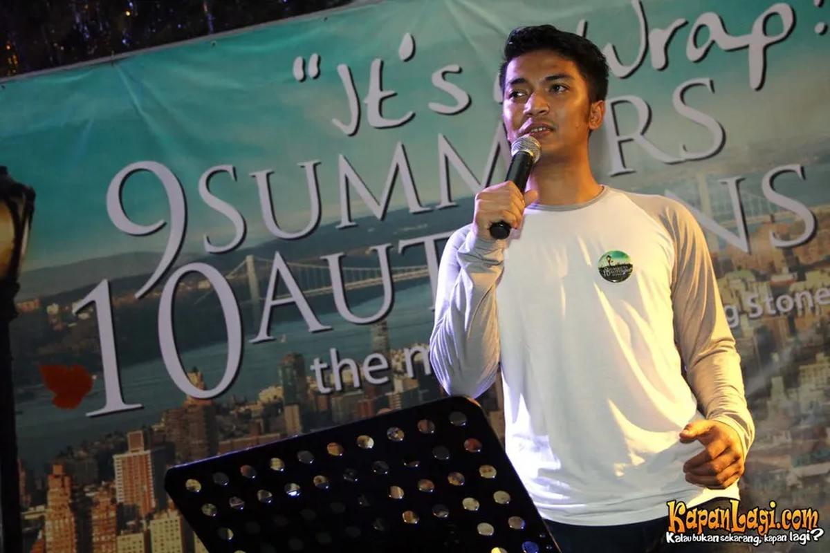 Sang pemeran utama film ini ternyata punya latar belakang yang hampir sama dengan penulis novel.