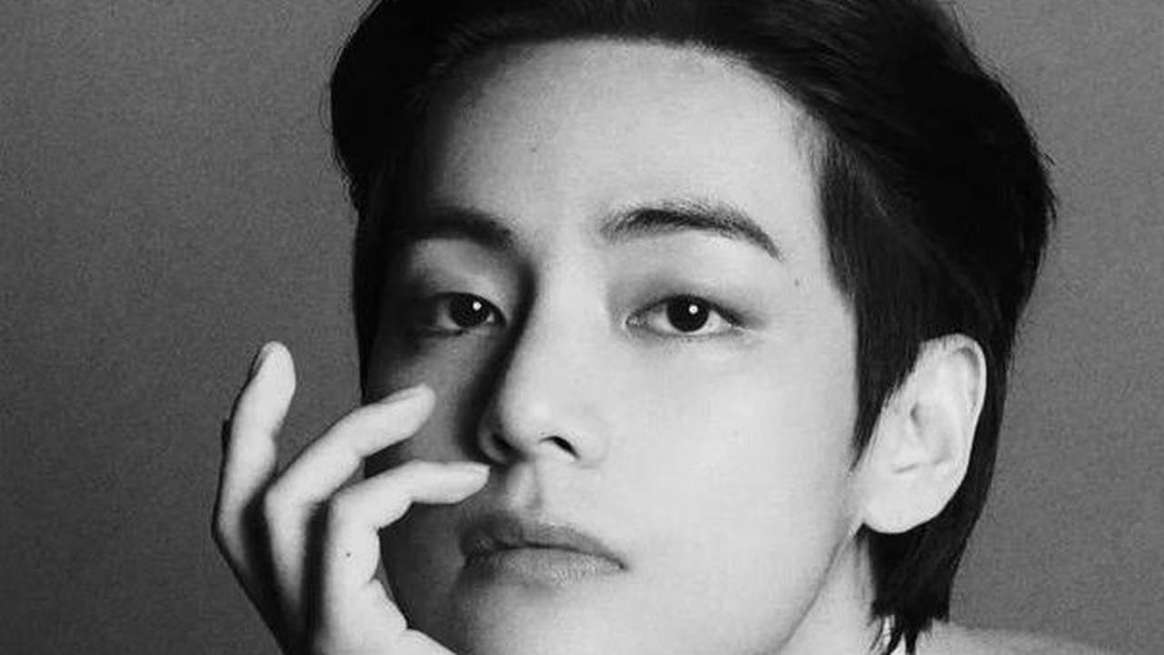 Debut Album Solo Terjual 2 Juta Kopi, V BTS Raup Keuntungan Rp400 Miliar
