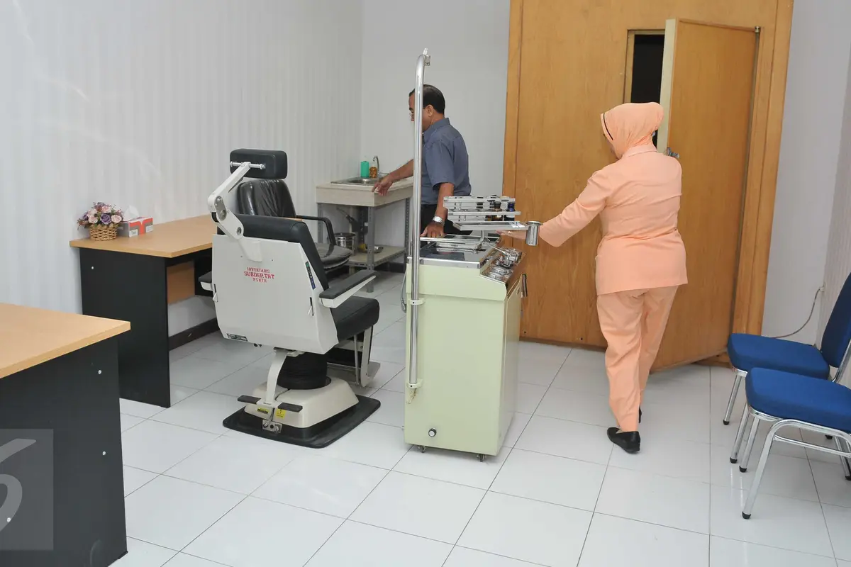 20160921-Kesehatan Cagub Diperiksa Tim Dokter RSAL Mintoharjo-Jakarta