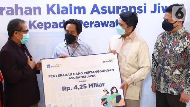 Gugur karena COVID-19, Tenaga Kesehatan Terima Klaim Asuransi