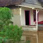 Banjir rob menerjang rumah warga Tuban. (Ahmad Adirin/Liputan6.com).