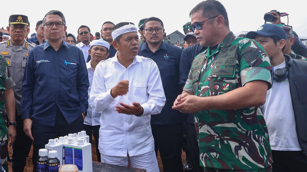 FOTO: Kasad Jenderal Maruli Panen Raya di Gunung Hejo, Dorong Ketahanan Pangan Lewat Agroforestry