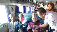 PT KAI Daop 8 Surabaya turut meriahkan Hari Santri Nasional 2019 pada 22 Oktober 2019. (Foto: Liputan6.com/Dian Kurniawan)