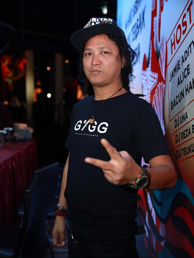 [Bintang] Steven and The Coconut Treez