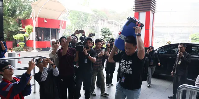 KPK: Tong Biru Ditemukan di Rumah Adik Bupati Klaten