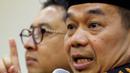 Ketua Fraksi PKS DPR Jazuli Juwaini saat konferensi pers, Jakarta, Senin (30/4). Jazuli Juwaini menandatangani usulan pembentukan Pansus Hak Angket TKA, menyusul maraknya isu soal ancaman serbuan TKA dan TKA ilegal ke Indonesia. (Liputan6.com/Johan Tallo)