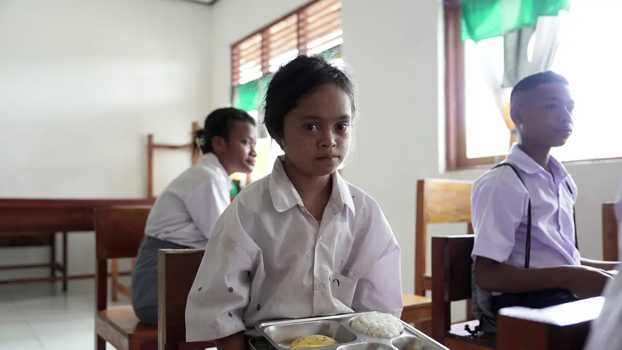 Seporsi MBG dan Senyum yang Lebih Tenang di Wajah Anak-Anak Difabel Sumba