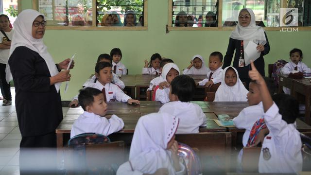 Hari Pertama Sekolah