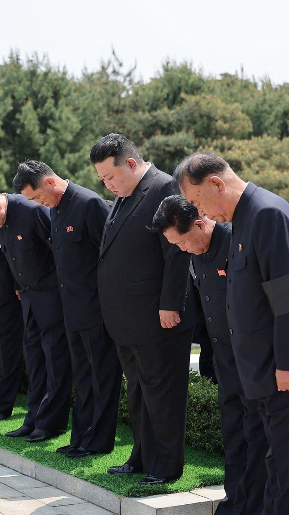 Kim Ki Nam merupakan mantan Kepala Propaganda Korea Utara. KCNA melaporkan, dia meninggal pada Selasa (7/5) di usia 94 tahun.&nbsp;Foto: KCNA/AFP<br>