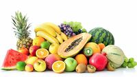 Buah merupakan buah yang baik dikonsumsi siapa saja, khususnya untuk anak-anak! Buah harus menjadi bagian dari makanan yang wajib dikonsumi oleh si Kecil setiap harinya, seperti pisang, apel, mangga dan jeruk. (Foto: via Shutterstock)