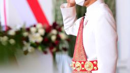 Presiden Joko Widodo memberi hormat saat upacara peringatan HUT ke-76 RI di Istana Merdeka, Selasa (17/8/2021). Presiden Joko Widodo bertindak selaku inspektur upacara di peringatan HUT ke-76 RI. (Foto:Muchlis Jr-Biro Pres Sekretariat Presiden)