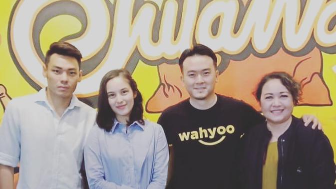 Chelsea Islan dan Rob Clinton (Sumber: Instagram/samantha_barbara26)