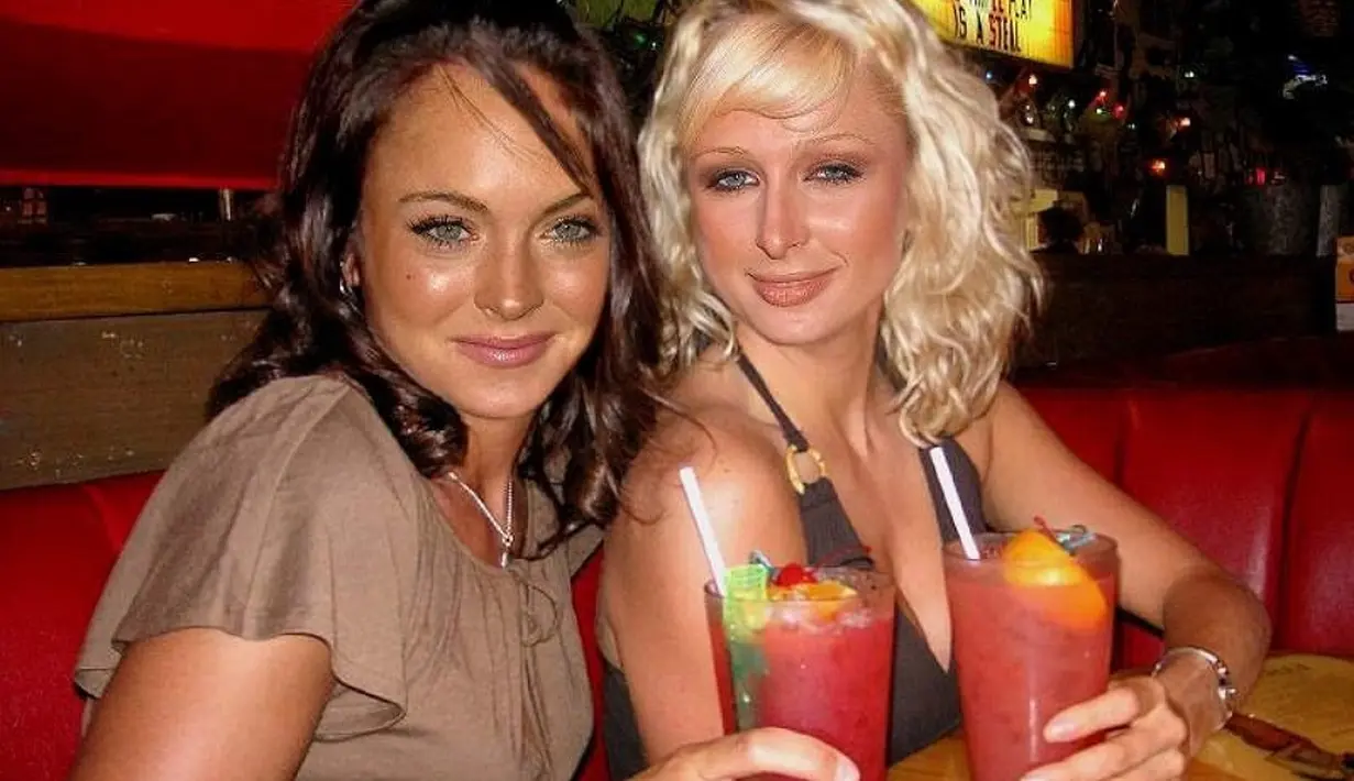 Dalam video tersebut Lindsay Lohan mengatakan bahwa Paris Hilton bukanlah wanita baik-baik. (Freaking News)