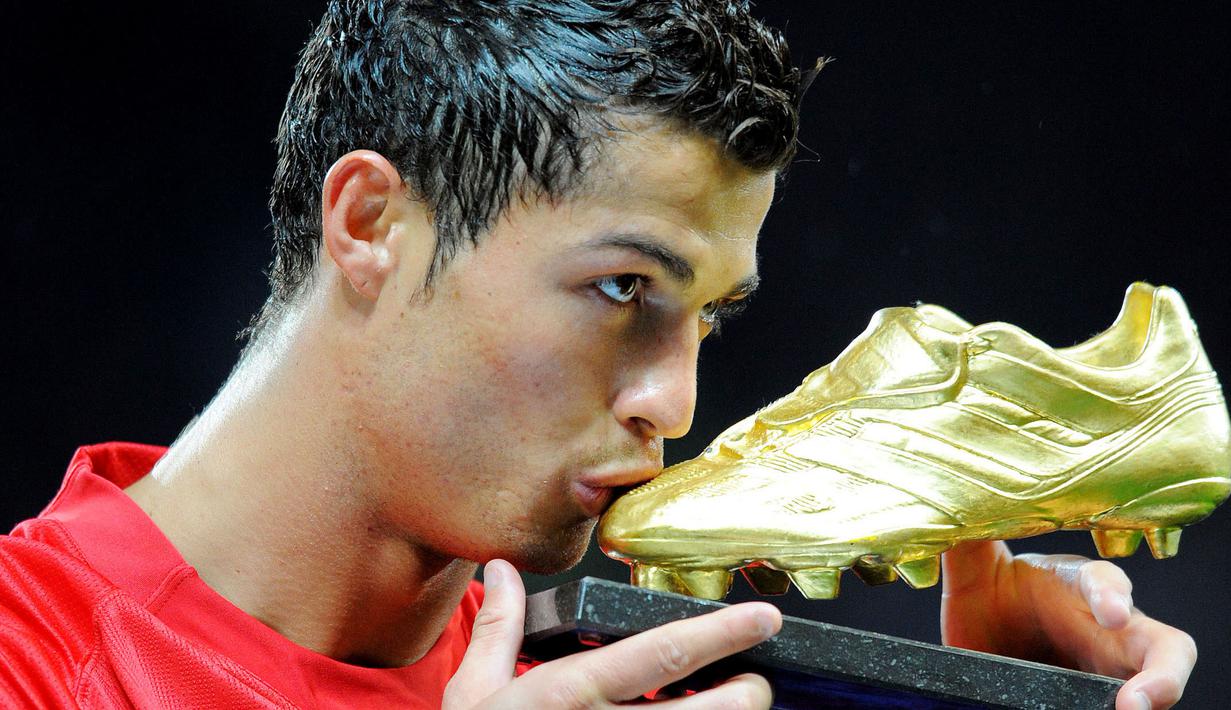 Di masa Kejayaannya bersama Manchester United, bintang Timnas Portugal ini juga berhasil menyabet penghargaan individu seperti Pemain Terbaik PFA, Pemain Terbaik FIFA hingga Ballon d’Or. (AFP/Andrew Yates)