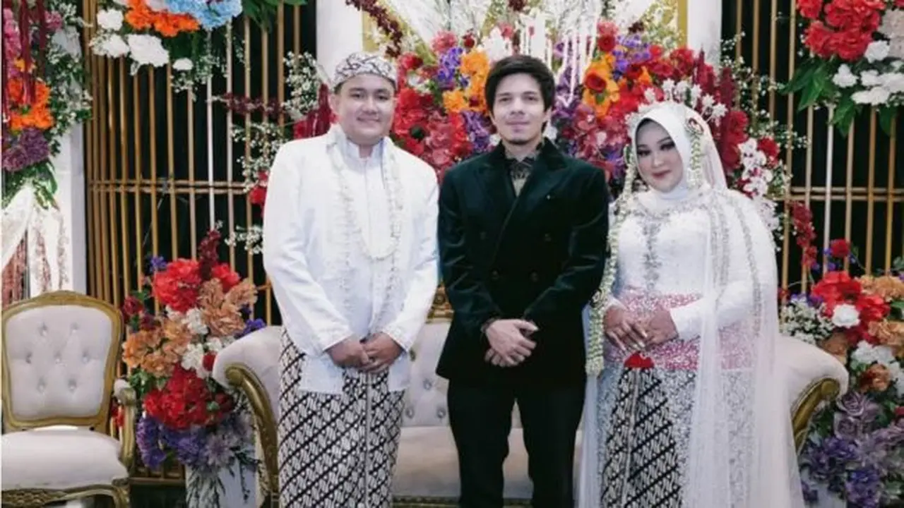 Potret Atta Halilintar jadi Pernikahan Timnya (credit: https://www.instagram.com/attahalilintar/).
