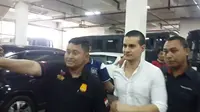 Tiba di Pengadilan, Steve Emmanuel Berikan Senyuman