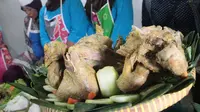 Ayam Ingkung. (Liputan6.com/Switzy Sabandar)