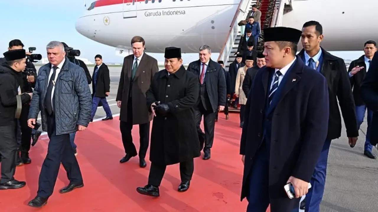 Presiden Prabowo Subianto tiba di Bandara Vnukovo-2 di Moskow, Federasi Rusia, pada Senin, 13 April 2026, pukul 07.45 waktu setempat.