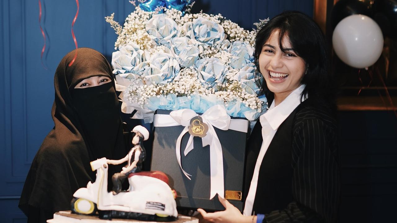 9 Potret Ulang Tahun Sintya Marisca, Ada Umi Pipik dan Anak Ketiganya - Abidzar Al Ghifari Tak Hadir?