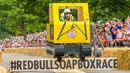 Peserta menaiki kendaraan unik buatannya Balls Of Steel pada ajang Race Red Bull Soapbox di Alexandra Palace, London, 9 Juli 2017. Balapan kotak sabun ini telah menjadi sebuah ajang berskala internasional. (Leo Francis/Red Bull Content Pool via AP Images)