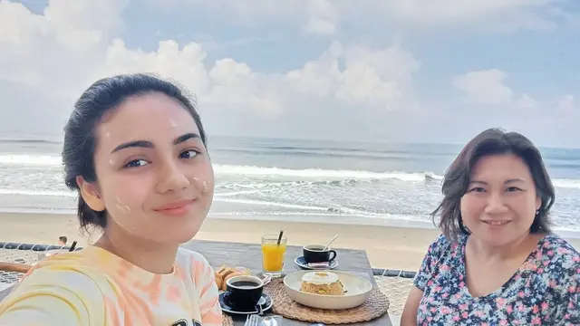 6 Potret Liburan Ersya Aurelia di Bali, Nikmati Pulau Dewata Bareng Ibunda
