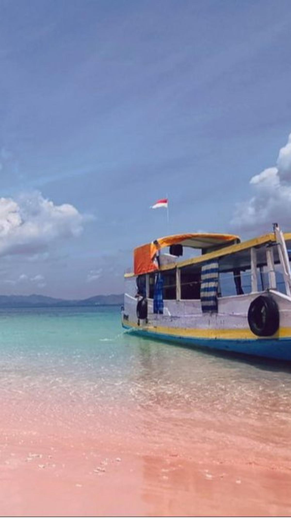 Setidaknya, menurut Azril, ada tiga komponen utama yang wajib dilakukan untuk mendongkrak sektor pariwisata.